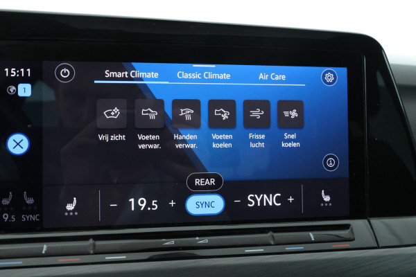 Volkswagen Golf 1.5 eTSI R-Line Panorama, Automaat, Stoel/stuurverwarming