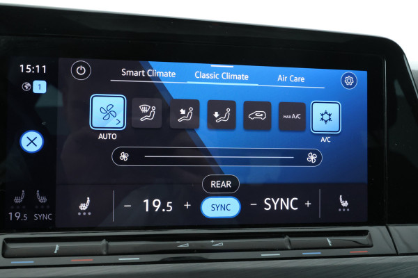 Volkswagen Golf 1.5 eTSI R-Line Panorama, Automaat, Stoel/stuurverwarming