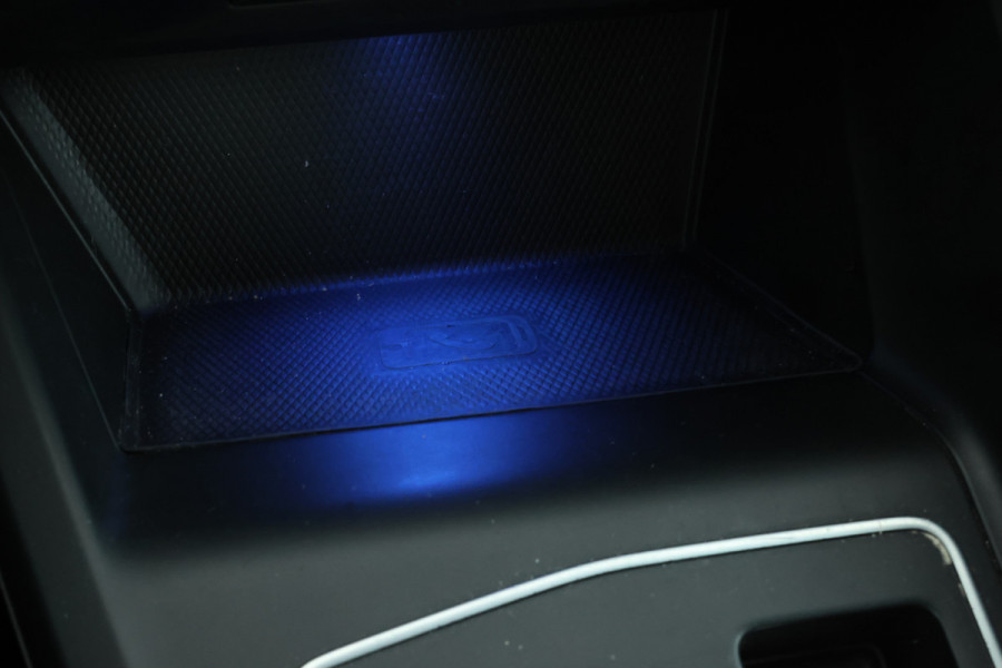 Volkswagen Golf 1.5 eTSI R-Line Panorama, Automaat, Stoel/stuurverwarming