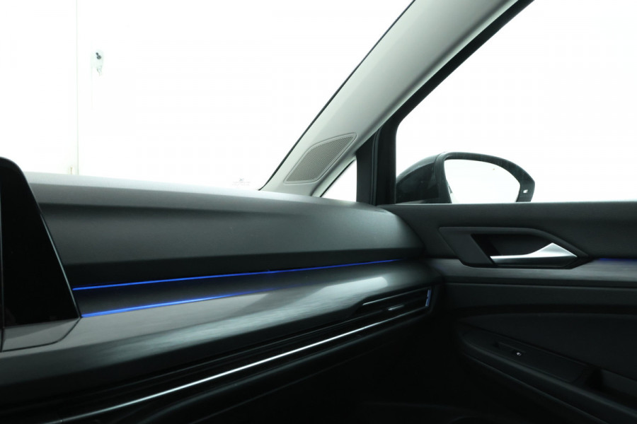 Volkswagen Golf 1.5 eTSI R-Line Panorama, Automaat, Stoel/stuurverwarming