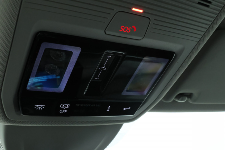 Volkswagen Golf 1.5 eTSI R-Line Panorama, Automaat, Stoel/stuurverwarming