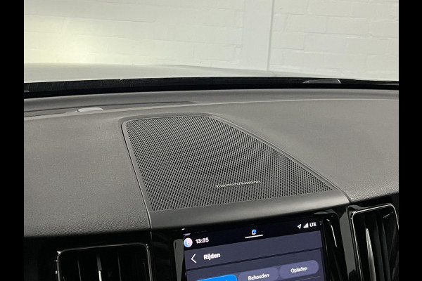 Volvo XC60 2.0 T6 Plug-in hybrid AWD Plus Dark Long range | Trekhaak | Open dak | Adapt. cruise | Stuur-/stoelverwarming | Memory | Harman/Kardon
