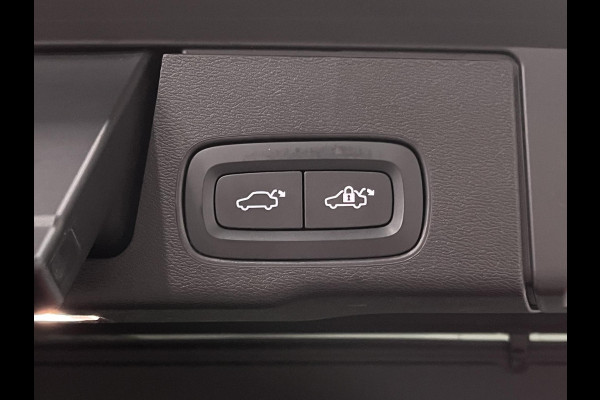 Volvo XC60 2.0 T6 Plug-in hybrid AWD Plus Dark Long range | Trekhaak | Open dak | Adapt. cruise | Stuur-/stoelverwarming | Memory | Harman/Kardon