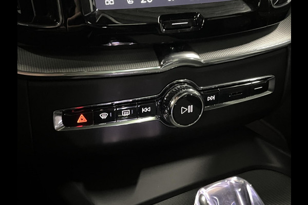 Volvo XC60 2.0 T6 Plug-in hybrid AWD Plus Dark Long range | Trekhaak | Open dak | Adapt. cruise | Stuur-/stoelverwarming | Memory | Harman/Kardon