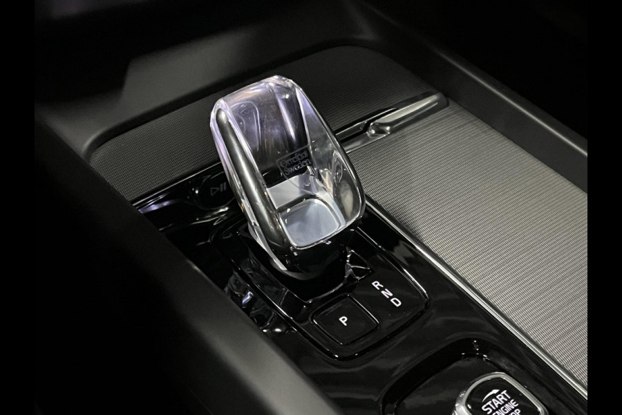 Volvo XC60 2.0 T6 Plug-in hybrid AWD Plus Dark Long range | Trekhaak | Open dak | Adapt. cruise | Stuur-/stoelverwarming | Memory | Harman/Kardon