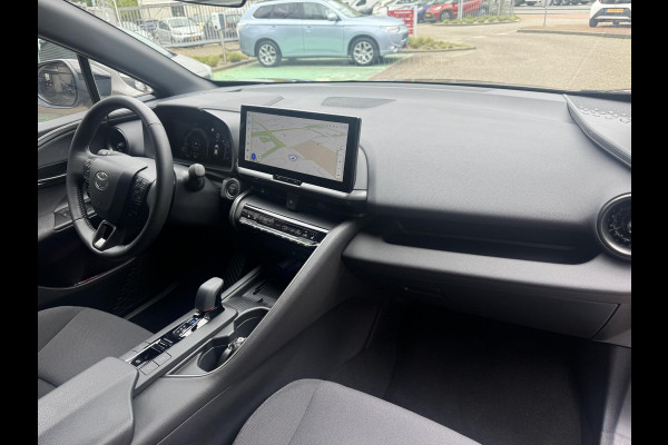Toyota C-HR 2.0 Plug-in Hybrid 220 Dynamic | Stuur-/ & Stoelverwarming | Dodehoek detectie | Elektrische kofferbak | Parkeersensoren