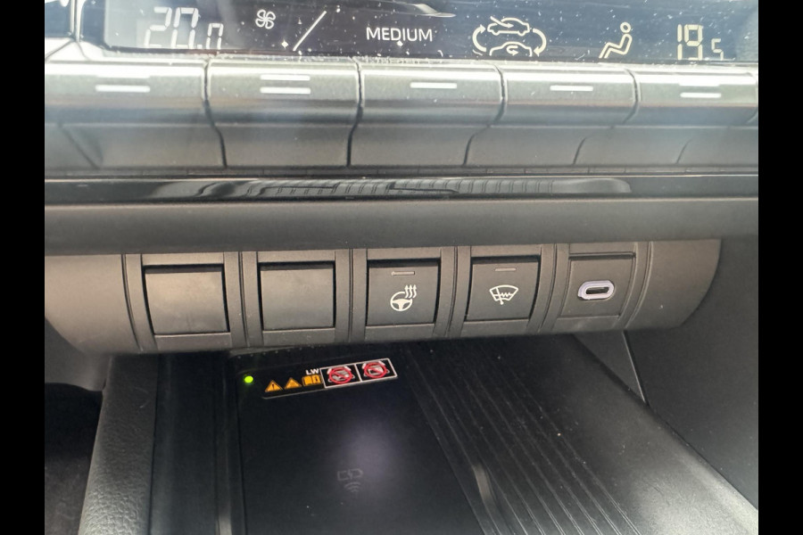 Toyota C-HR 2.0 Plug-in Hybrid 220 Dynamic | Stuur-/ & Stoelverwarming | Dodehoek detectie | Elektrische kofferbak | Parkeersensoren