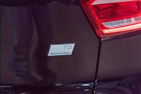 Volvo XC40 T5 Aut. Plug-in Hybrid Ultimate Bright Leder Parkeercamera 262pk