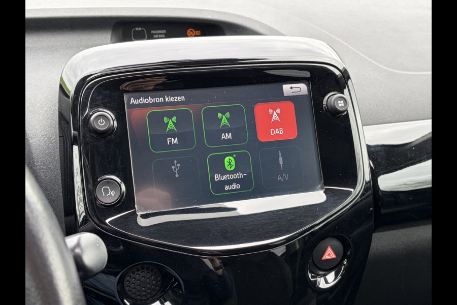 Peugeot 108 1.0 e-VTi Collection TOP! Stoelverwarming | Winterwielset | Climate Control | Apple Carplay