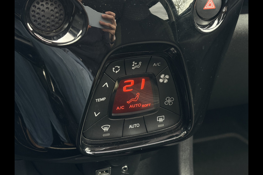 Peugeot 108 1.0 e-VTi Collection TOP! Stoelverwarming | Winterwielset | Climate Control | Apple Carplay