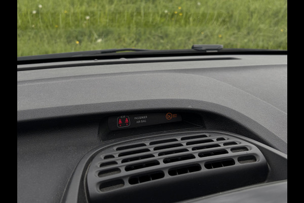 Peugeot 108 1.0 e-VTi Collection TOP! Stoelverwarming | Winterwielset | Climate Control | Apple Carplay