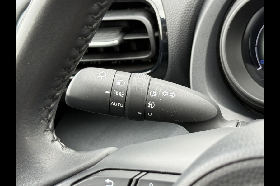 Toyota Yaris 1.5 Hybrid Dynamic | Trekhaak | CarPlay | ACC | Camera | Keyless | 16 inch