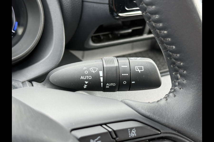 Toyota Yaris 1.5 Hybrid Dynamic | Trekhaak | CarPlay | ACC | Camera | Keyless | 16 inch