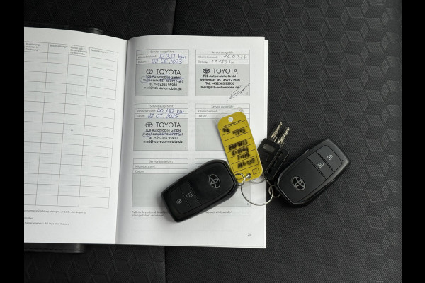 Toyota Yaris 1.5 Hybrid Dynamic | Trekhaak | CarPlay | ACC | Camera | Keyless | 16 inch