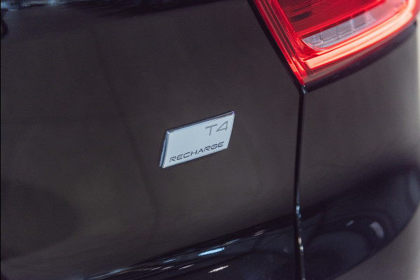 Volvo XC40 T4 Aut. Plug-in Hybrid Led Airco Navigatie Parkassist 211pk