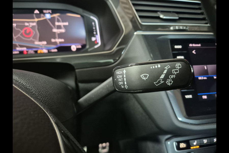 Volkswagen Tiguan 1.5 TSI ACT Highline Business R | Navi | Clima | Pano | Camera |