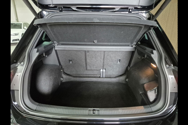 Volkswagen Tiguan 1.5 TSI ACT Highline Business R | Navi | Clima | Pano | Camera |