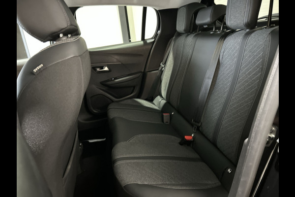Peugeot e-208 EV Allure 50 kWh Warmtepomp | 3-fase lader | navigatie | achteruitrijcamera | SOH 99%
