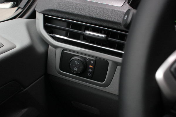 Volkswagen E-Transporter 34 L2H1 BULLI 64kWh 218PK / JB- EDITON / 325KM WLTP RANGE / APPLE CARPLAY / DRIVERS- PACK / FULL OPTION