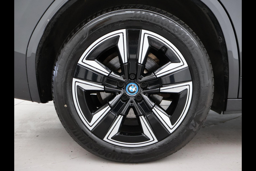 BMW iX3 80 kWh FACELIFT M-SPORT SOH 98,8% + TREKHAAK | SPORTSTOELEN LEDER | PANORAMA | ADAPTIVE CRUISE | MEMORY