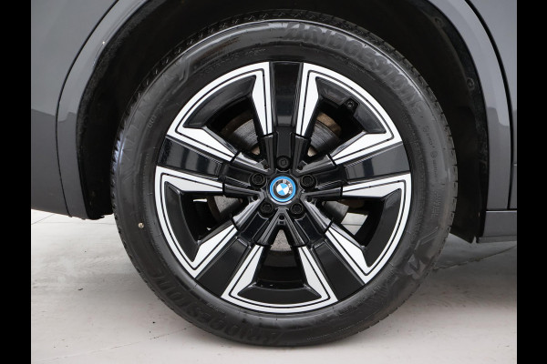 BMW iX3 80 kWh FACELIFT M-SPORT SOH 98,8% + TREKHAAK | SPORTSTOELEN LEDER | PANORAMA | ADAPTIVE CRUISE | MEMORY