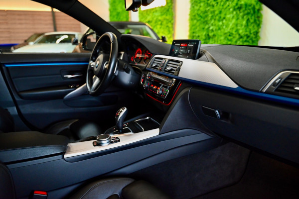 BMW 4 Serie Gran Coupé 420i M-Sport - Active Cruise Control - Schuifdak - Keyless Entry - HUD - Adaptieve LED Koplampen -