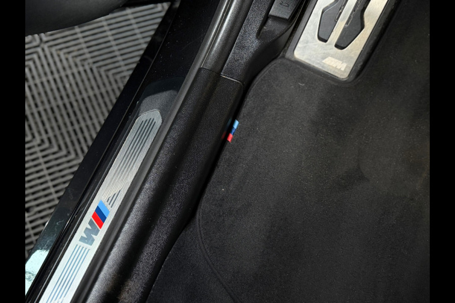 BMW X3 XDrive30e High Executive M-SPORT|PANO|HuD|LASER|KEYLESS|CARPLAY|SFEERVERLICHTING|LANE ASSIST|PLUG IN HYBRIDE|292PK|VOL!