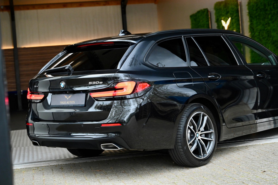 BMW 5 Serie Touring 530e xDrive High Executive - Active Cruise Control - Keyless Entry - Sfeerverlichting - Memory - HiFi -