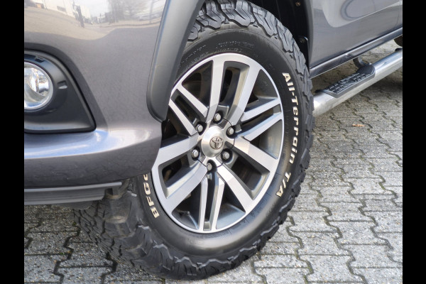 Toyota Hilux 2.4 D-4D-F DOUBLE CAB AUTOMAAT LEER 3200KG TREKHAAK CLIMATE CRUISE