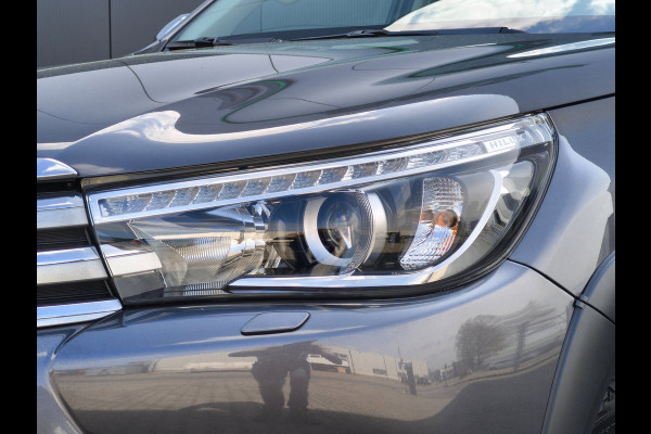 Toyota Hilux 2.4 D-4D-F DOUBLE CAB AUTOMAAT LEER 3200KG TREKHAAK CLIMATE CRUISE