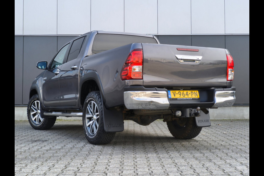 Toyota Hilux 2.4 D-4D-F DOUBLE CAB AUTOMAAT LEER 3200KG TREKHAAK CLIMATE CRUISE