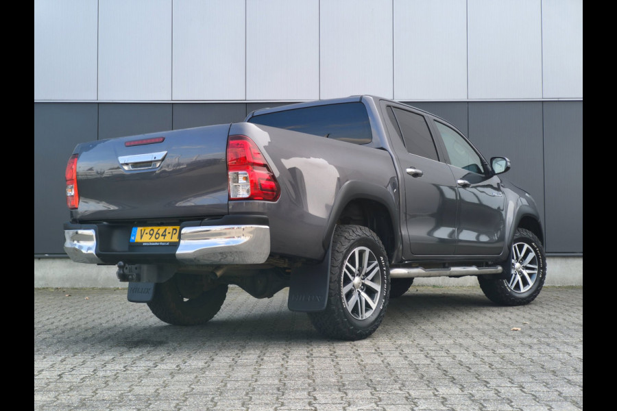 Toyota Hilux 2.4 D-4D-F DOUBLE CAB AUTOMAAT LEER 3200KG TREKHAAK CLIMATE CRUISE