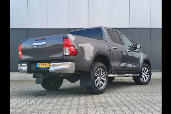 Toyota Hilux 2.4 D-4D-F DOUBLE CAB AUTOMAAT LEER 3200KG TREKHAAK CLIMATE CRUISE