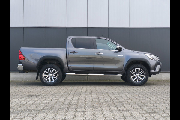 Toyota Hilux 2.4 D-4D-F DOUBLE CAB AUTOMAAT LEER 3200KG TREKHAAK CLIMATE CRUISE