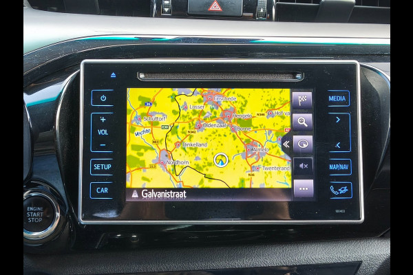 Toyota Hilux 2.4 D-4D-F DOUBLE CAB AUTOMAAT LEER 3200KG TREKHAAK CLIMATE CRUISE