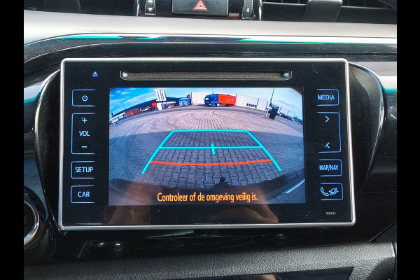 Toyota Hilux 2.4 D-4D-F DOUBLE CAB AUTOMAAT LEER 3200KG TREKHAAK CLIMATE CRUISE