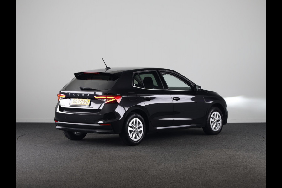 Škoda Fabia 1.0 TSI Business Edition 95 pk | Verlengde garantie | Navigatie via App | Parkeersensoren | Achteruitrijcamera | Stoelverwarming |