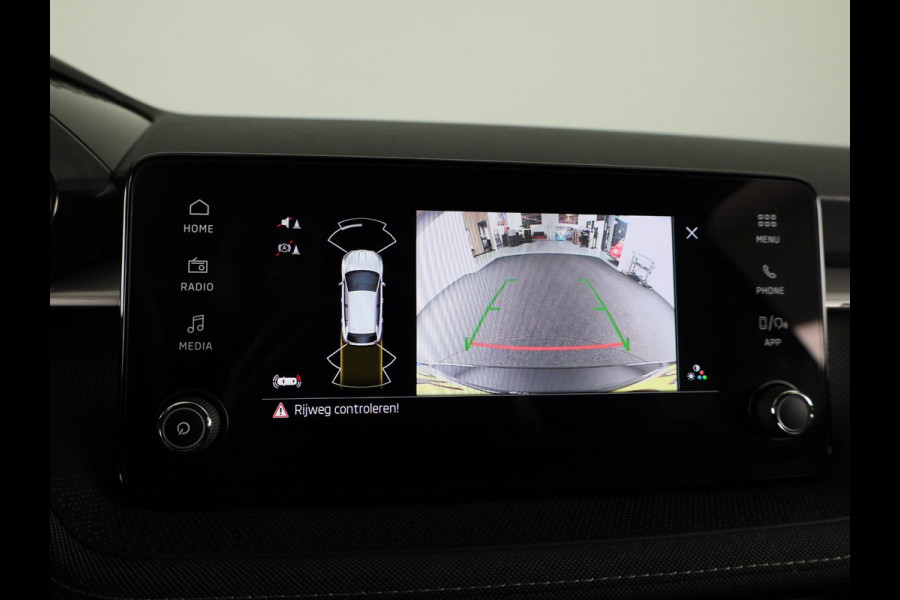 Škoda Fabia 1.0 TSI Business Edition 95 pk | Verlengde garantie | Navigatie via App | Parkeersensoren | Achteruitrijcamera | Stoelverwarming |