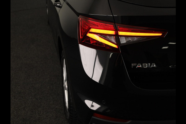 Škoda Fabia 1.0 TSI Business Edition 95 pk | Verlengde garantie | Navigatie via App | Parkeersensoren | Achteruitrijcamera | Stoelverwarming |