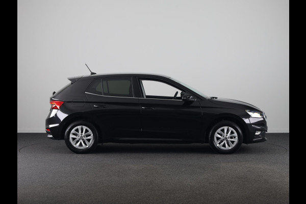 Škoda Fabia 1.0 TSI Business Edition 95 pk | Verlengde garantie | Navigatie via App | Parkeersensoren | Achteruitrijcamera | Stoelverwarming |