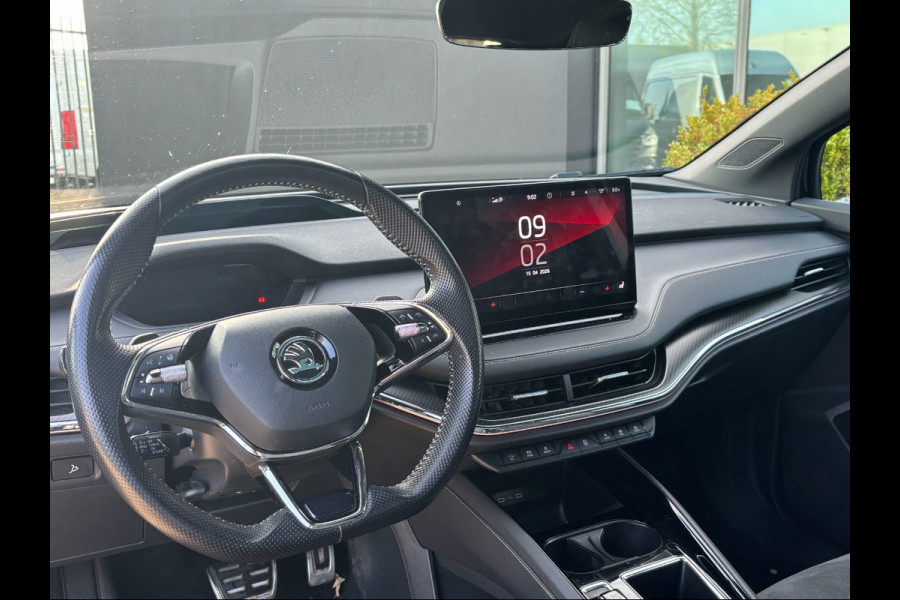 Škoda ENYAQ iV 80 Sportline / Full option! / Trekhaak / Panoramadak / 360Camera / Head-up / Leder&Alcantara / 21'' / CarPlay / Stoelverwarming 4x / Dodehoek / DAB / ACC / Warmtepomp / Zonescherm Zijruiten