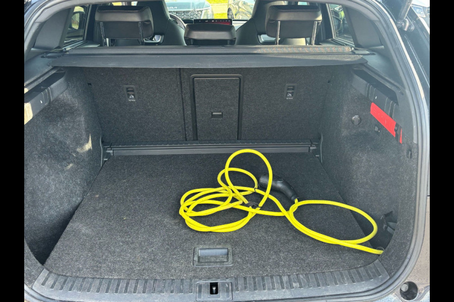 Škoda ENYAQ iV 80 Sportline / Full option! / Trekhaak / Panoramadak / 360Camera / Head-up / Leder&Alcantara / 21'' / CarPlay / Stoelverwarming 4x / Dodehoek / DAB / ACC / Warmtepomp / Zonescherm Zijruiten