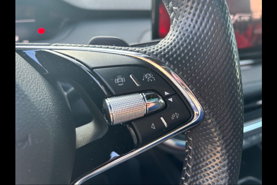 Škoda ENYAQ iV 80 Sportline / Full option! / Trekhaak / Panoramadak / 360Camera / Head-up / Leder&Alcantara / 21'' / CarPlay / Stoelverwarming 4x / Dodehoek / DAB / ACC / Warmtepomp / Zonescherm Zijruiten