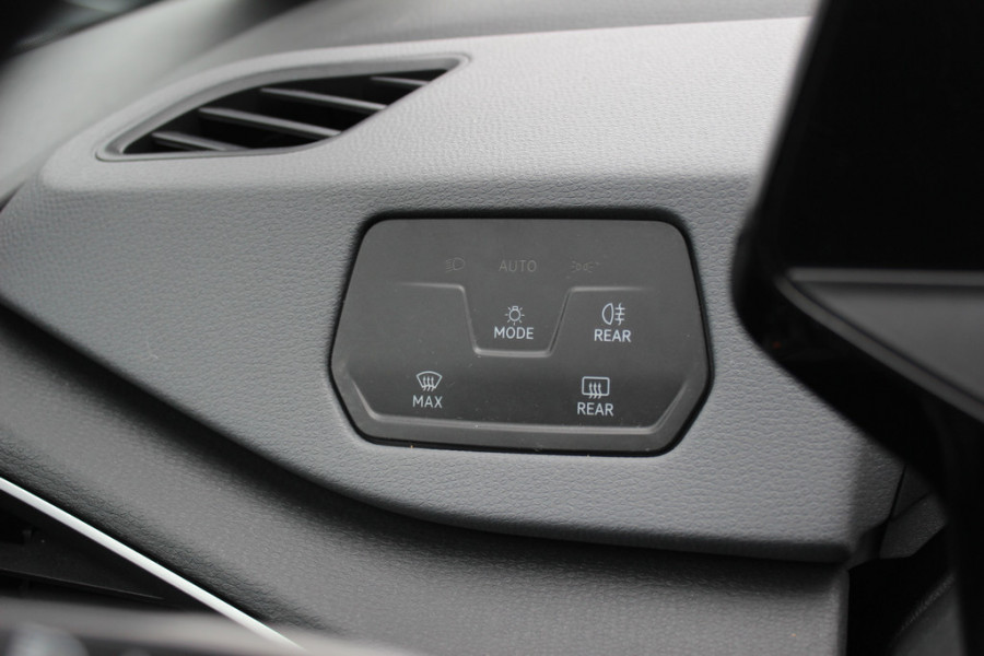 Volkswagen ID.3 Pure 45 kWh / CarPlay / Parkeerhulp V+A / 18'' / Stuur+Stoelverwarming / DAB / ACC / Warmtepomp
