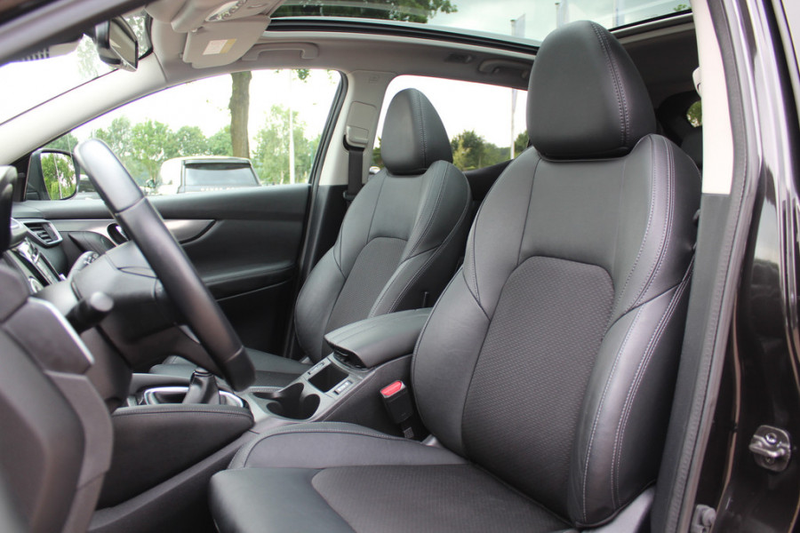 Nissan QASHQAI 1.2 Tekna / Trekhaak / Panoramadak / 360Camera / Navigatie / Keyless / Dodehoek / Cruise Control / DAB / 19''