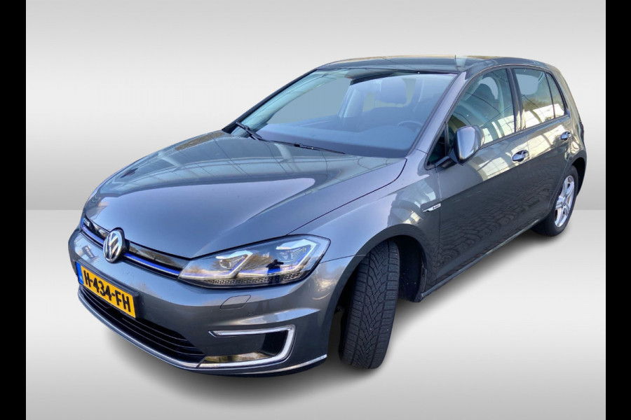 Volkswagen e-Golf e-Golf / Warmtepomp / Camera / Virtual Cockpit / Navigatie / 16'' / DAB / Stoelverwarming / ACC / CarPlay