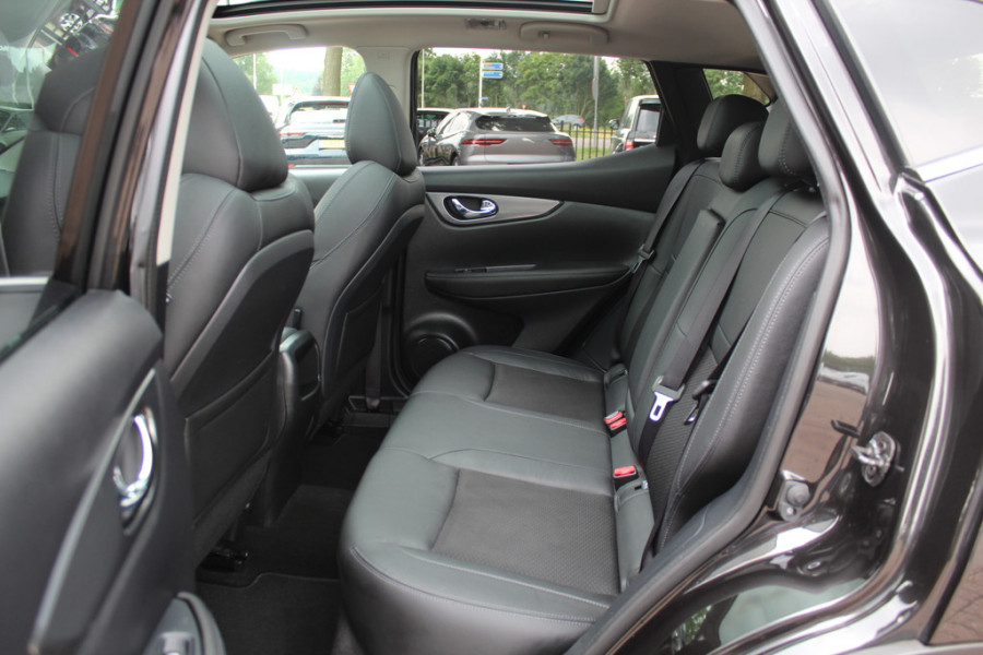 Nissan QASHQAI 1.2 Tekna / Trekhaak / Panoramadak / 360Camera / Navigatie / Keyless / Dodehoek / Cruise Control / DAB / 19''