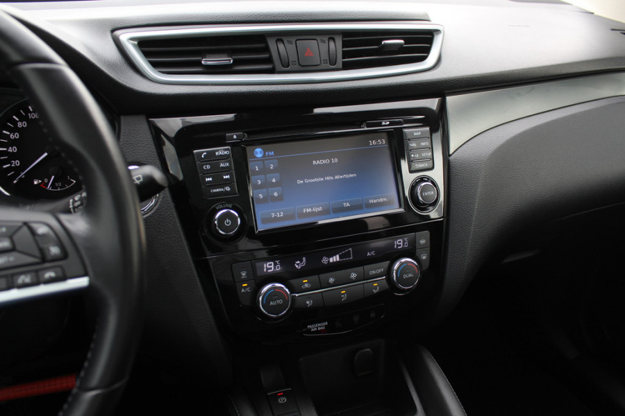 Nissan QASHQAI 1.2 Tekna / Trekhaak / Panoramadak / 360Camera / Navigatie / Keyless / Dodehoek / Cruise Control / DAB / 19''
