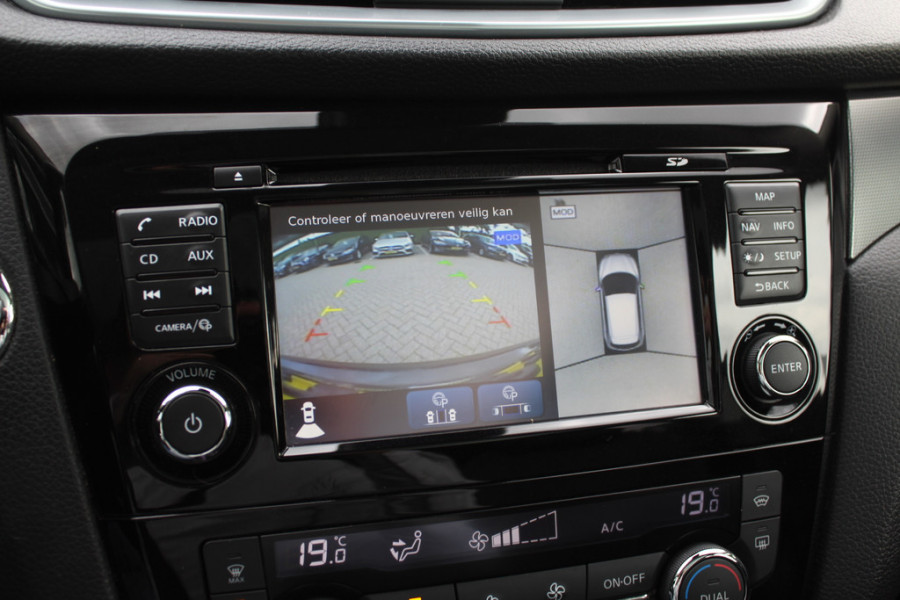 Nissan QASHQAI 1.2 Tekna / Trekhaak / Panoramadak / 360Camera / Navigatie / Keyless / Dodehoek / Cruise Control / DAB / 19''