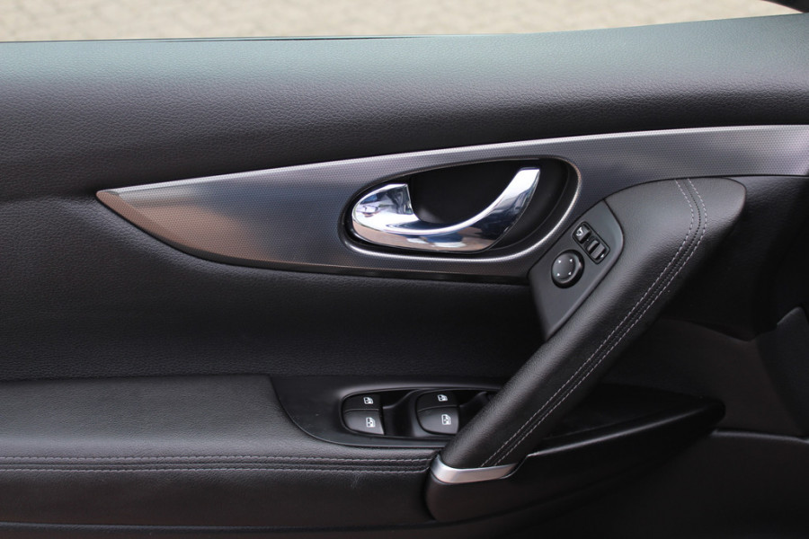 Nissan QASHQAI 1.2 Tekna / Trekhaak / Panoramadak / 360Camera / Navigatie / Keyless / Dodehoek / Cruise Control / DAB / 19''